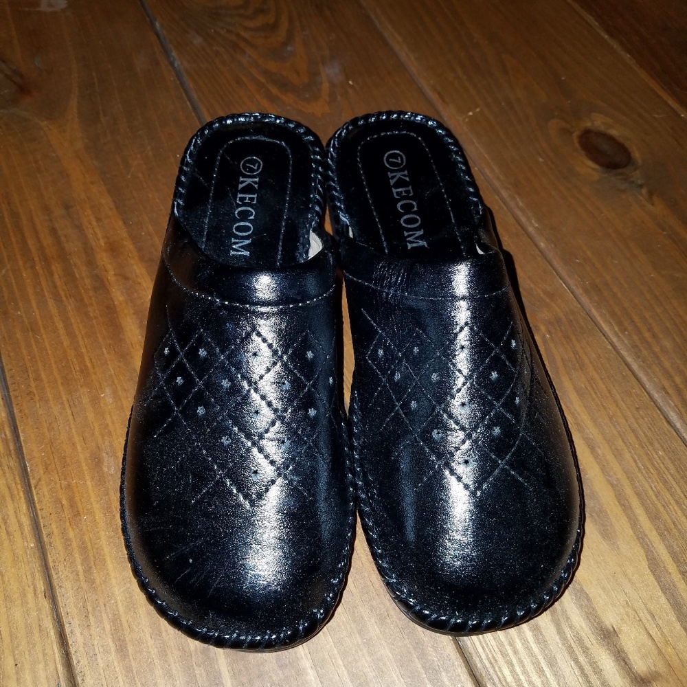 Shoes - Picture 5 of 6